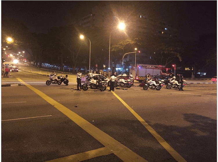 Car Breaches Police Roadblock Leading To 4-vehicle - Street Light - Transparent PNG Free Download | PNGio